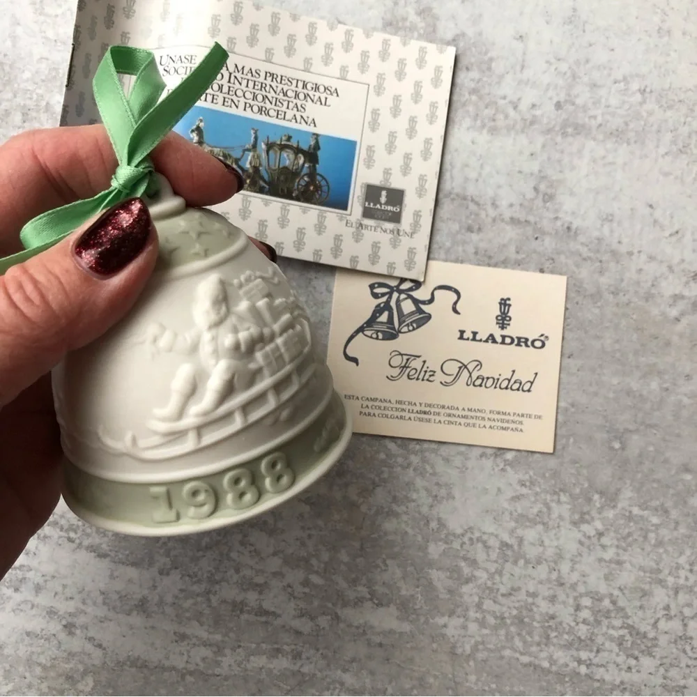 Lladro Vintage 1988 Porcelain Bell Ornament Santa And Sleigh
